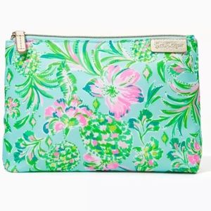 Lilly Pulitzer pouch in Surf Blue Oh Diamond Girl